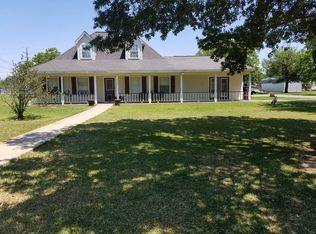 1725 Spindletop Dr, Winnie, TX 77665