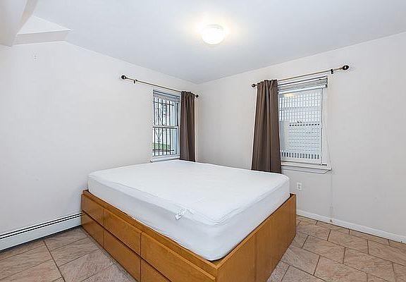 4th image of 20-24 47th St #2
