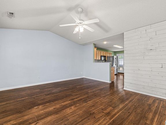 4th image of 100 Sweet Hollow Way NW