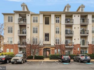 21210 McFadden Sq UNIT 302, Sterling, VA 20165