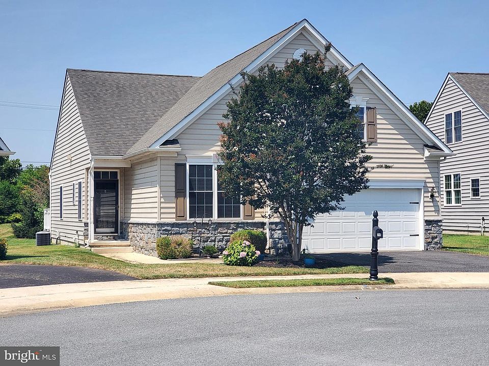 2nd image of 74 Felix View Ct