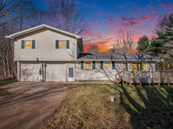 2356 Roslin Rd, Benton Harbor, MI 49022