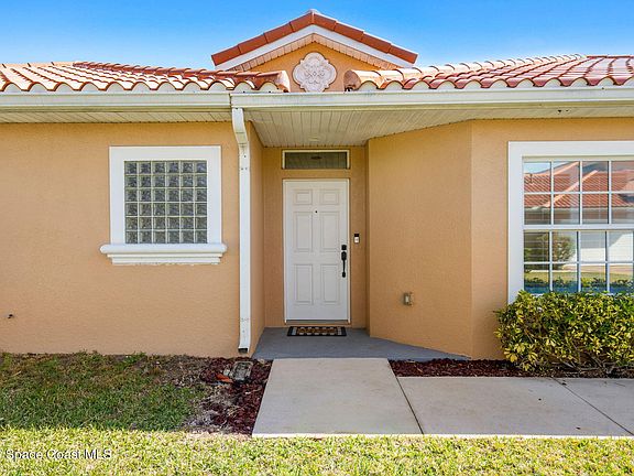 3rd image of 1287 Etruscan Way #114