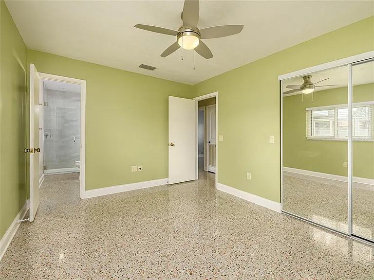 907 Hillside Ter — Photo 22