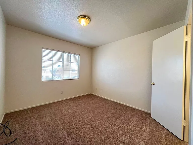 8704 Autumn Valley Ave — Photo 19