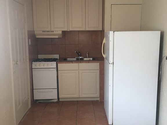 5th image of 8928 Lawson St APT 9