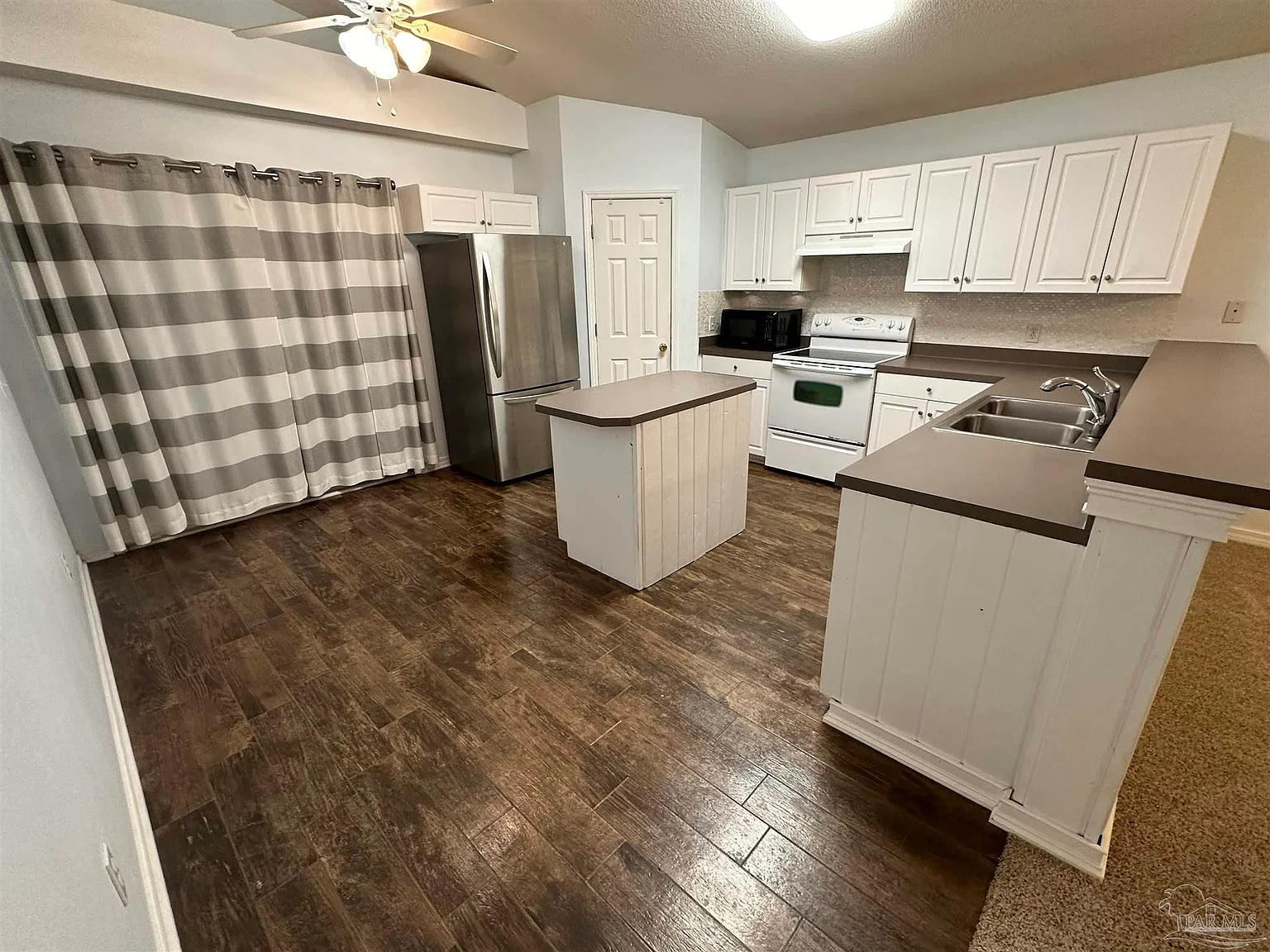3 bed, 1674 sqft, $1,875 — Photo 4