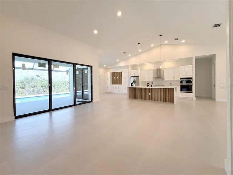 14671 Lillian Cir — Photo 45