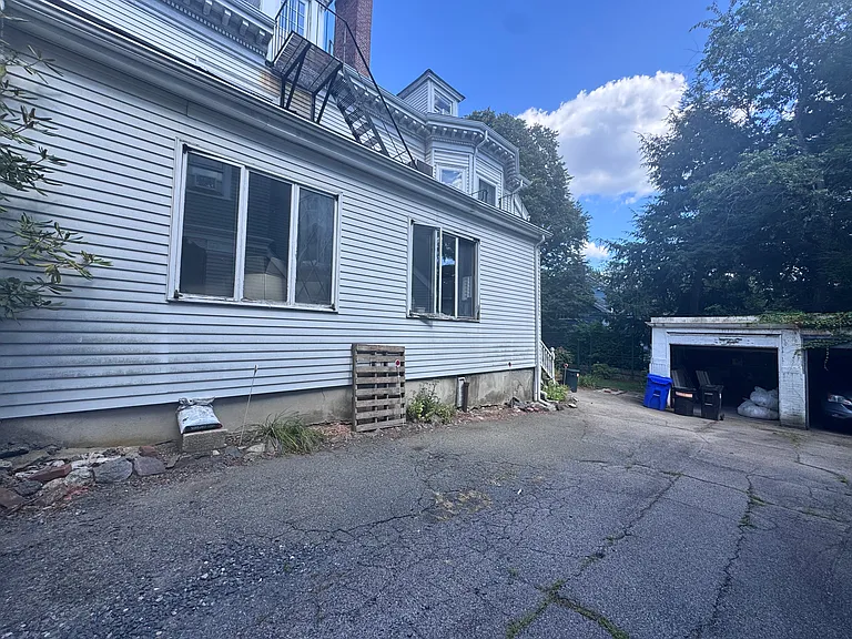 22 Greenough St #2A — Photo 13