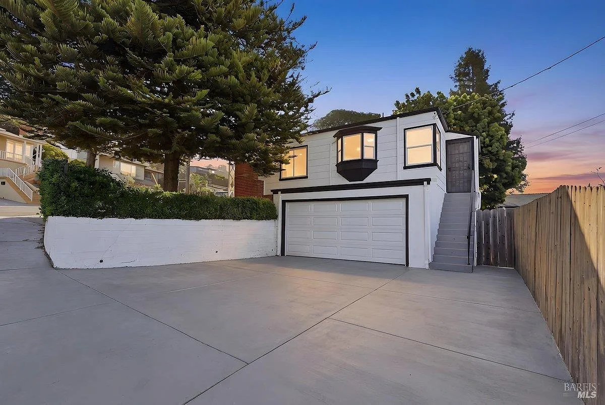 10601 Sheldon Street photo 1