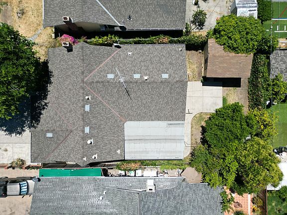 3rd image of 1033 S Capitol Ave