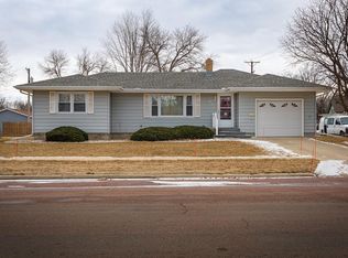 825 W 6th Ave, Mitchell, SD 57301