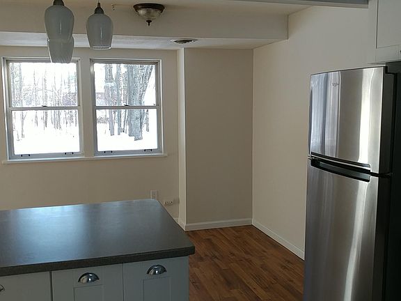 3rd image of 2 Queensway