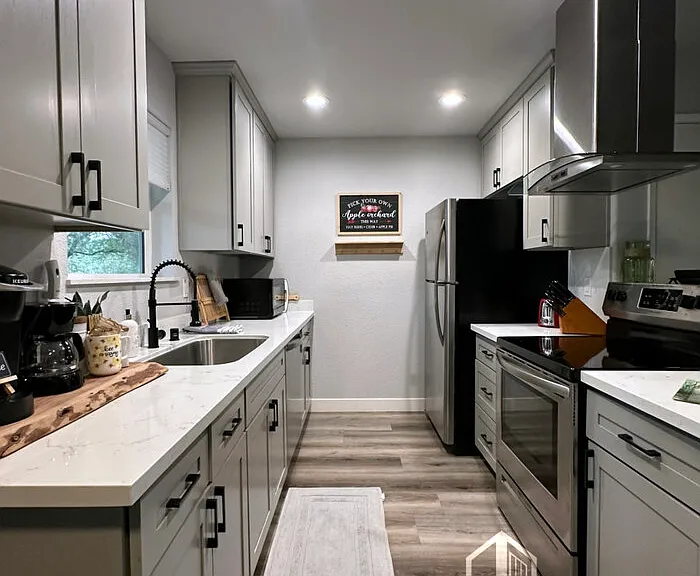 1840 Point View Dr #D — Photo 10