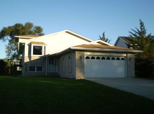 100 Pembroke Rd SW, Poplar Grove, IL 61065