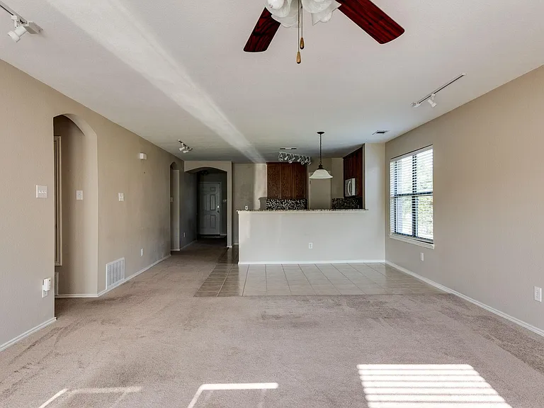 13048 Fencerow Rd — Photo 6