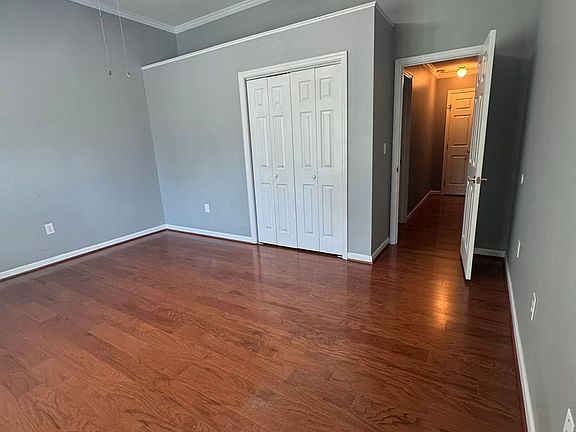 3rd image of 3025 Hillcreek Dr