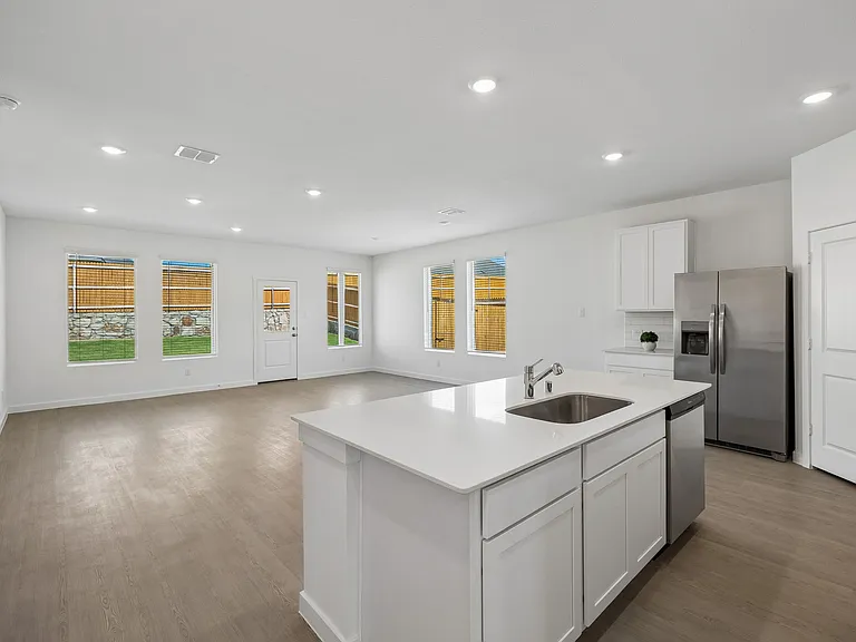 9112 Suttonridge Dr — Photo 1