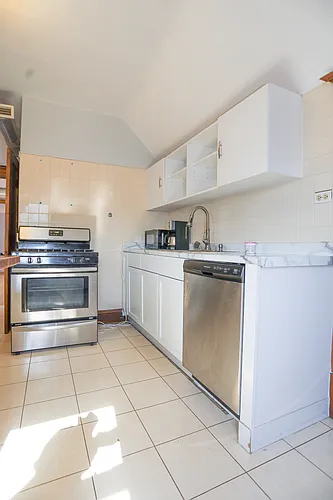 2825 N Francisco Ave #3F Photo 1 2825 N Francisco Ave #3F Photo 1