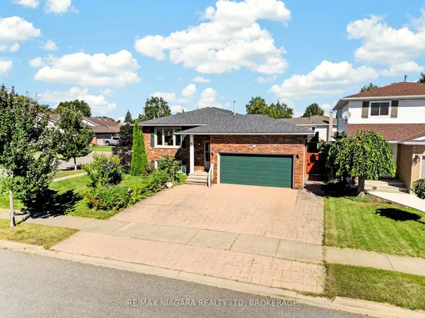 7905 Salisbury Pl, Niagara Falls, ON L2H 2W7