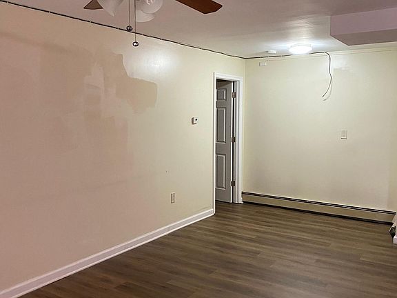 3rd image of 1442 Outlook Ave