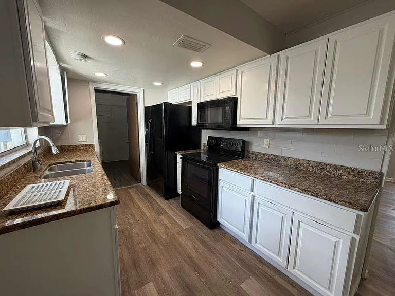 4046 Queen Anne Dr — Photo 5