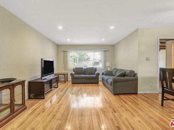3rd image of 17031 Wilton Pl