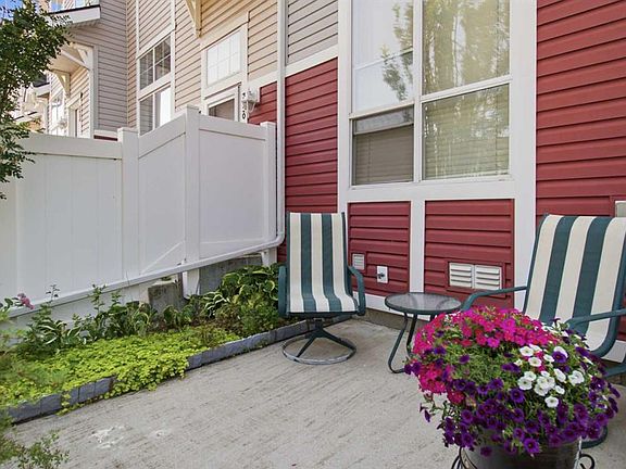 3rd image of 3032 N New Brighton Gdns SE
