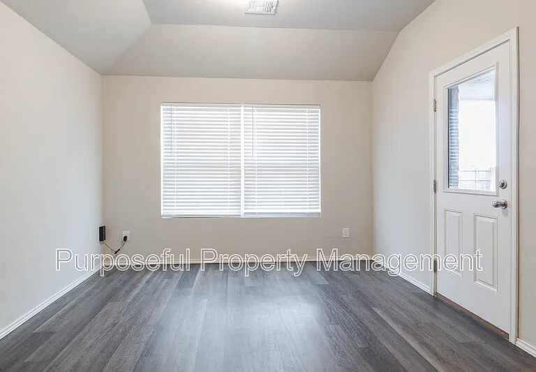 11608 NW 95th St — Photo 14