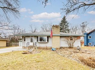 7870 Woodlawn Dr, Mounds View, MN 55112