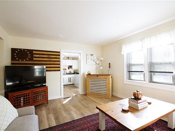 4th image of 124 Clark St