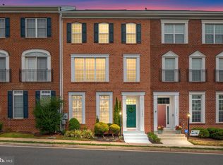 13606 Village Green Dr, Leesburg, VA 20176