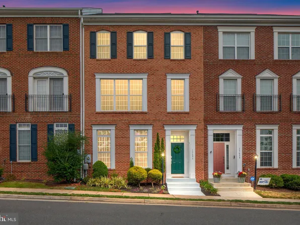 13606 Village Green Dr, Leesburg, VA 20176