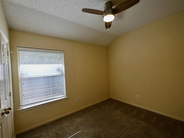 4502 Highlands Dr — Photo 22