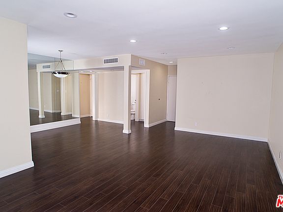 4th image of 416 N Oakhurst Dr APT 104