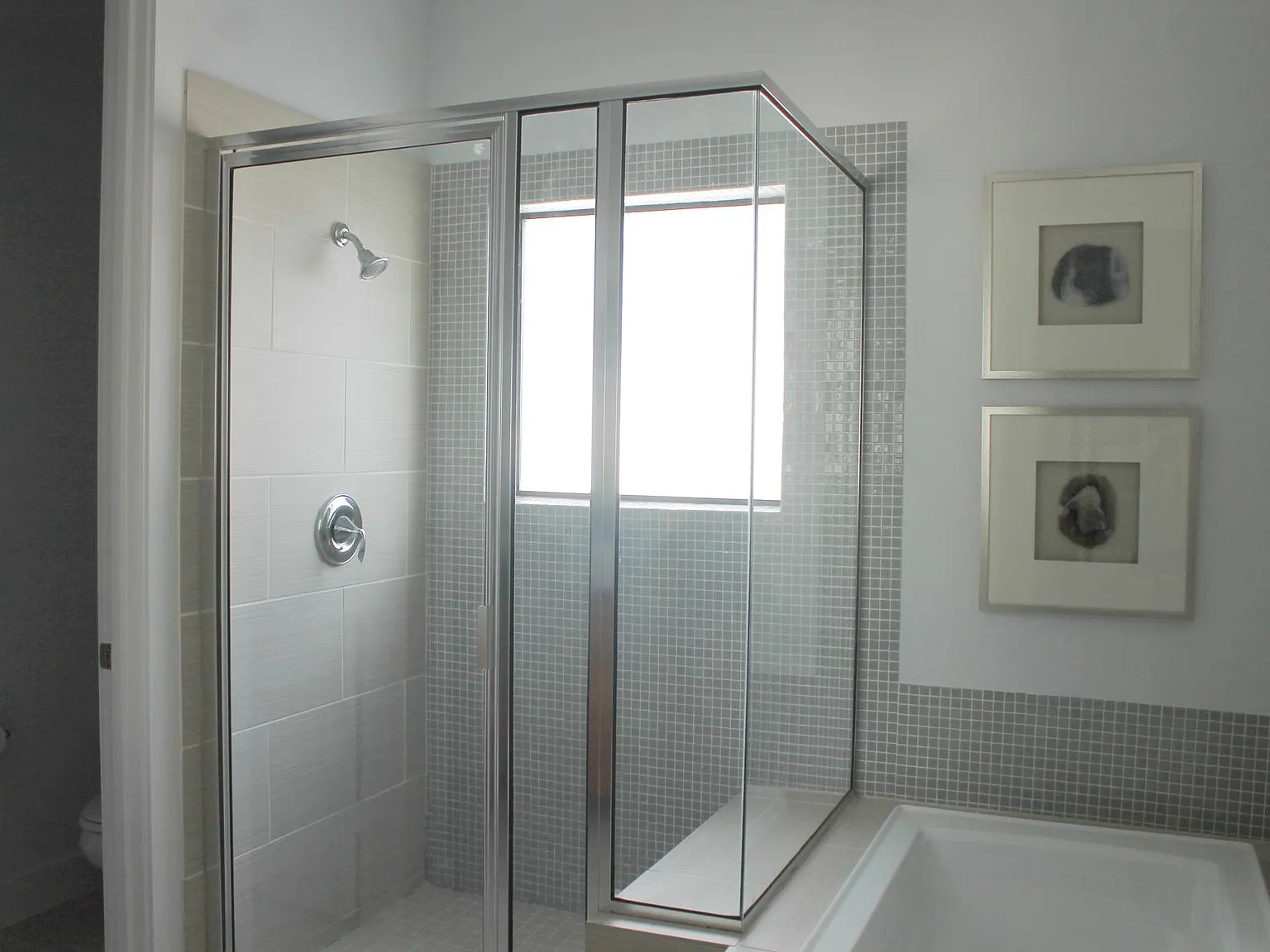 2434 Charleston St — Photo 4