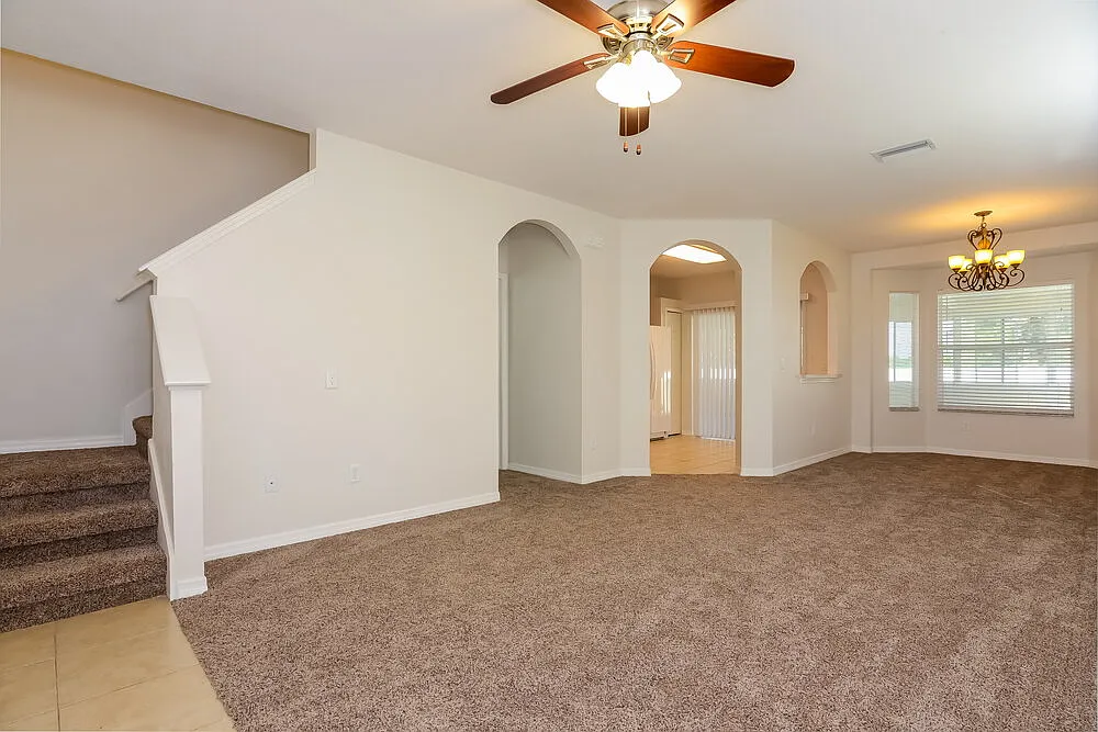 4 bed, 2.5 bath, 1754 sqft, $2,560 — Photo 2