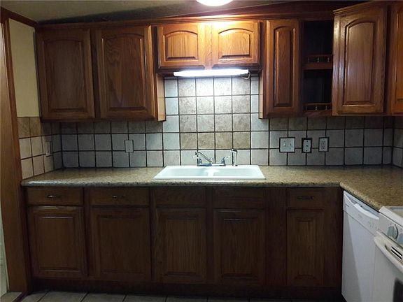 5th image of 3707 N Maney St