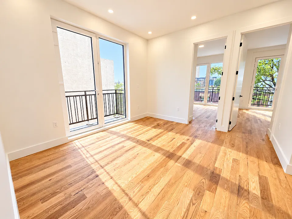 31 Woodbine St #3B