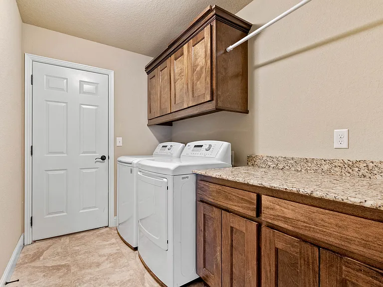 3100 SW Fernwood Ave — Photo 18