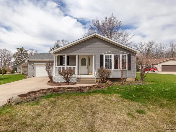 3862 Round Lake Hwy, Manitou Beach, MI 49253