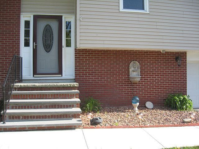 2nd image of 104 Bishop Rd
