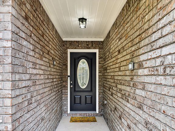 5th image of 60 Banff Springs Ct