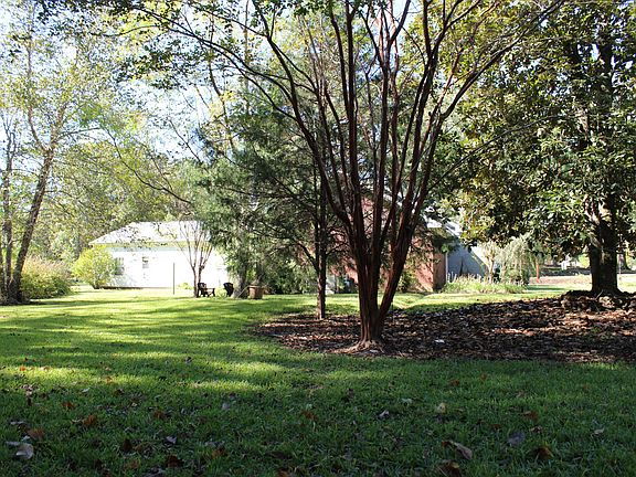3rd image of 302 Pontotoc St