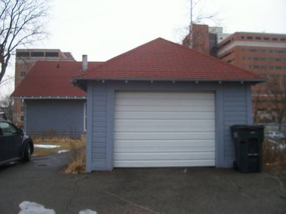 One car garage