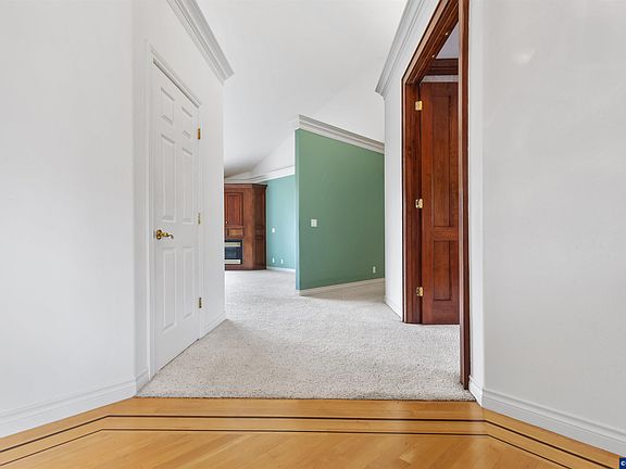 3rd image of 744 Creekside Dr SE