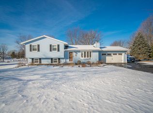 610 Wexford Cir, Wales, WI 53183