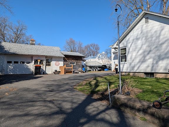 2nd image of 1 Wood Avenue 0 Foch Ave