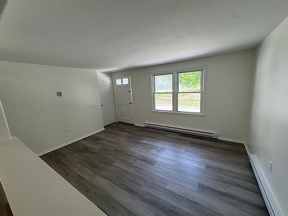 3rd image of 106-108 Oak St #2