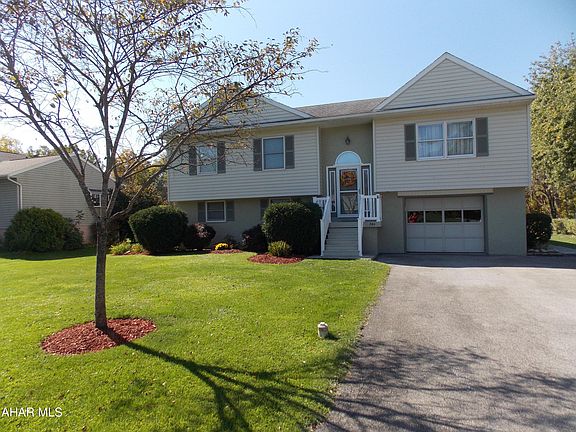 2nd image of 204 Richards Dr